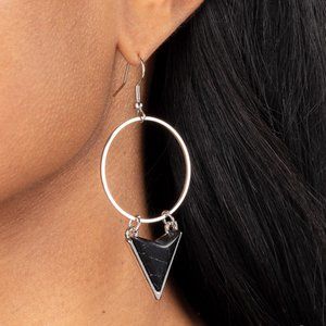 NWT `Sahara Shark - Black`